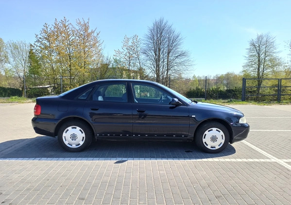 Audi A4 cena 8700 przebieg: 187635, rok produkcji 1999 z Dęblin małe 191